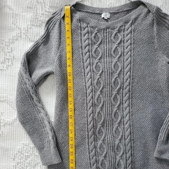 ⛄️ crown & ivy ⛄️ Gray and Silver Metallic Sweater - Picture 7 of 15